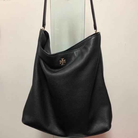 Tory Burch Handbags - Tory Burch buttery leather tote / shoulder bag